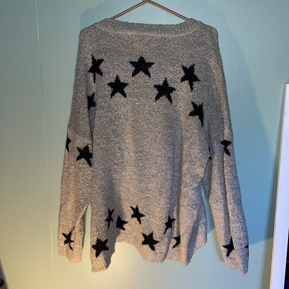 MIA MADDISON STAR SWEATER - Picture 2 of 3